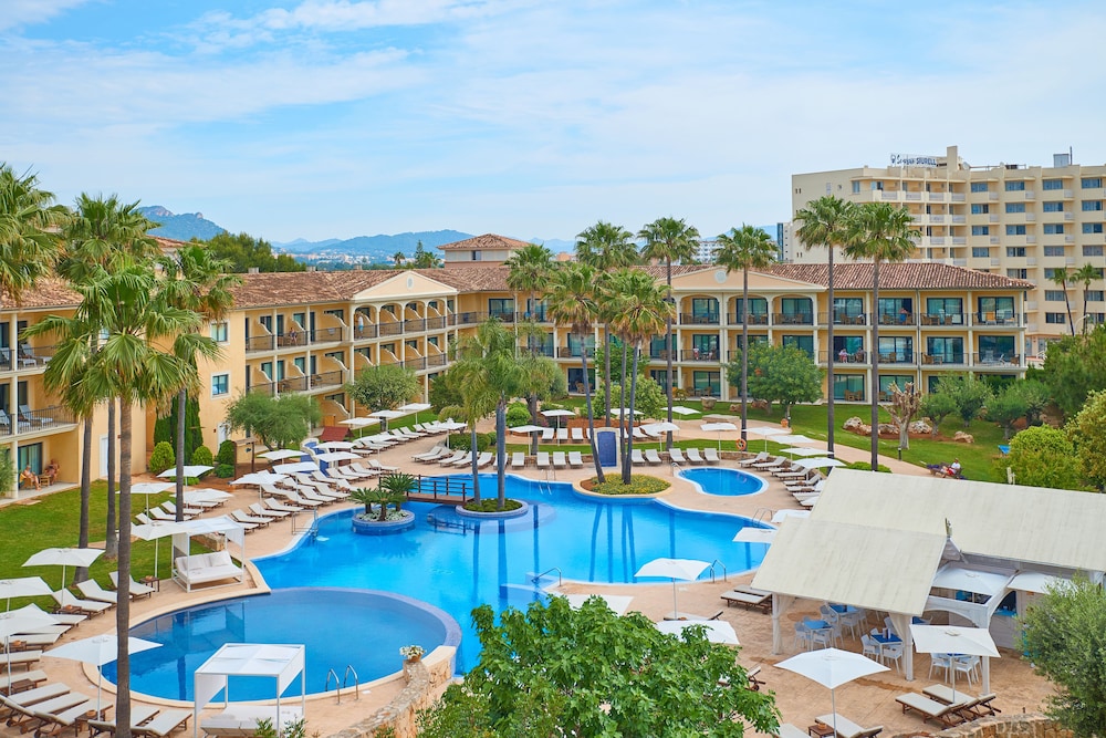 CM Mallorca Palace Hotel - Adults Only — Swimming pool in Sa Coma, Balearic Islands