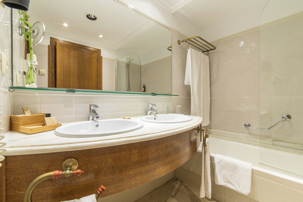 CM Mallorca Palace Hotel - Adults Only — Hotel rooms in Sa Coma, Balearic Islands