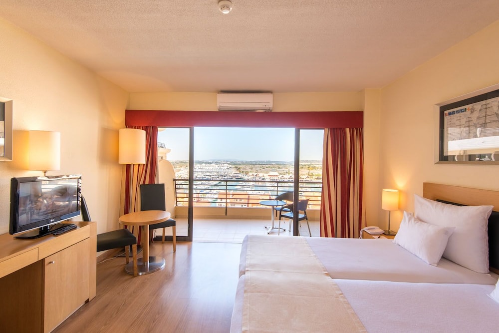 Vila Gale Marina Resort Hotel — Hotel rooms in Vilamoura, Faro