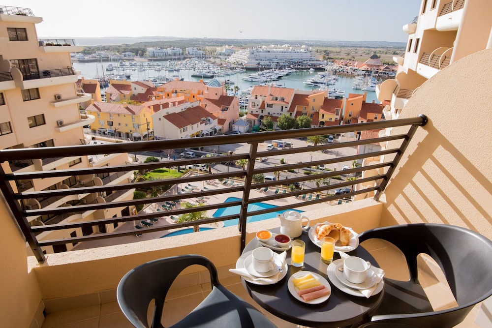 Vila Gale Marina Resort Hotel — Hotel rooms in Vilamoura, Faro