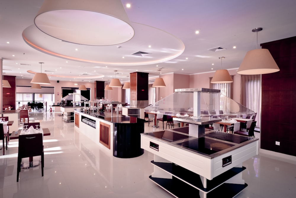 Vila Gale Marina Resort Hotel — Restaurant & bars in Vilamoura, Faro