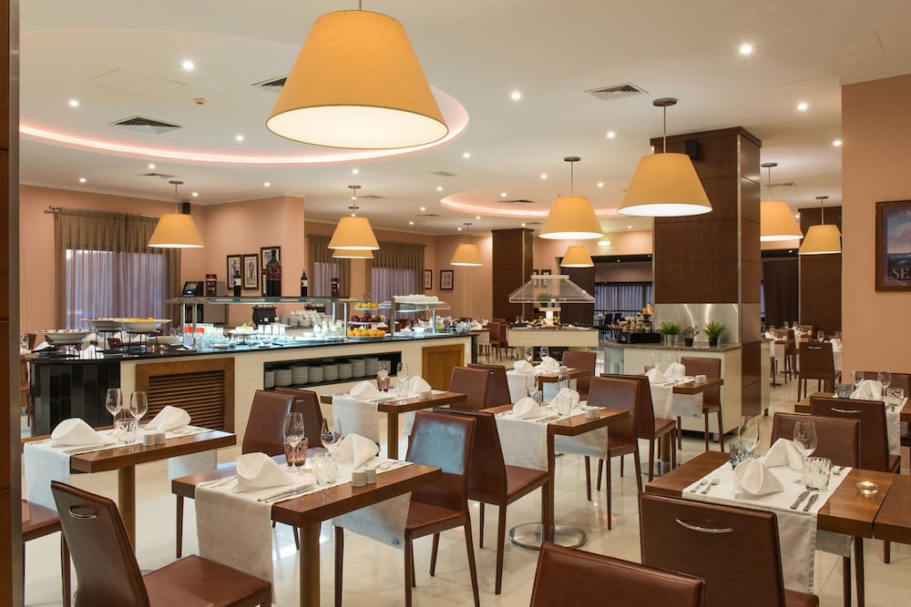 Vila Gale Marina Resort Hotel — Restaurant & bars in Vilamoura, Faro