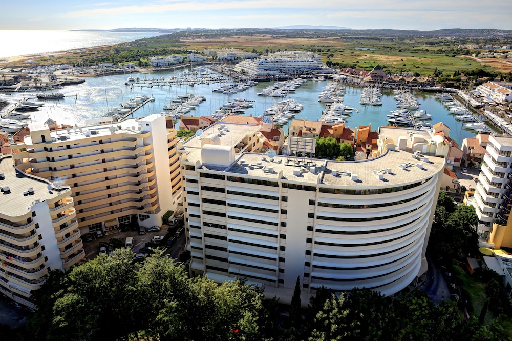 Vila Gale Marina Resort Hotel — Hotel building in Vilamoura, Faro