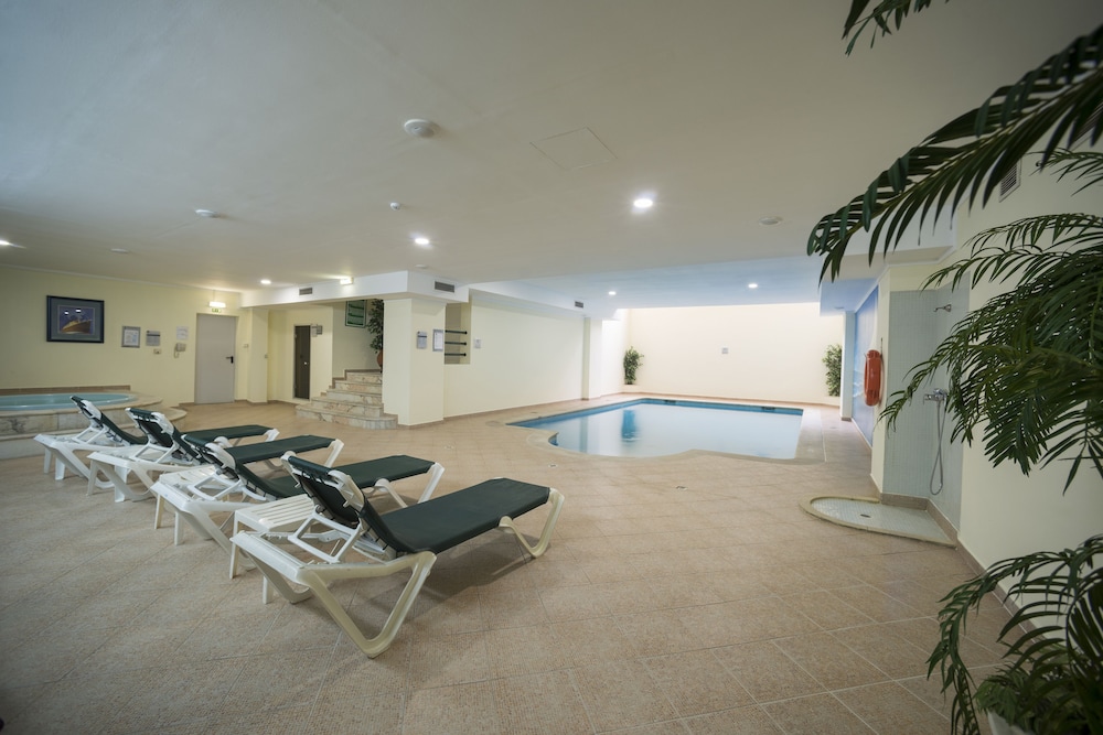Vila Gale Marina Resort Hotel — Swimming pool in Vilamoura, Faro