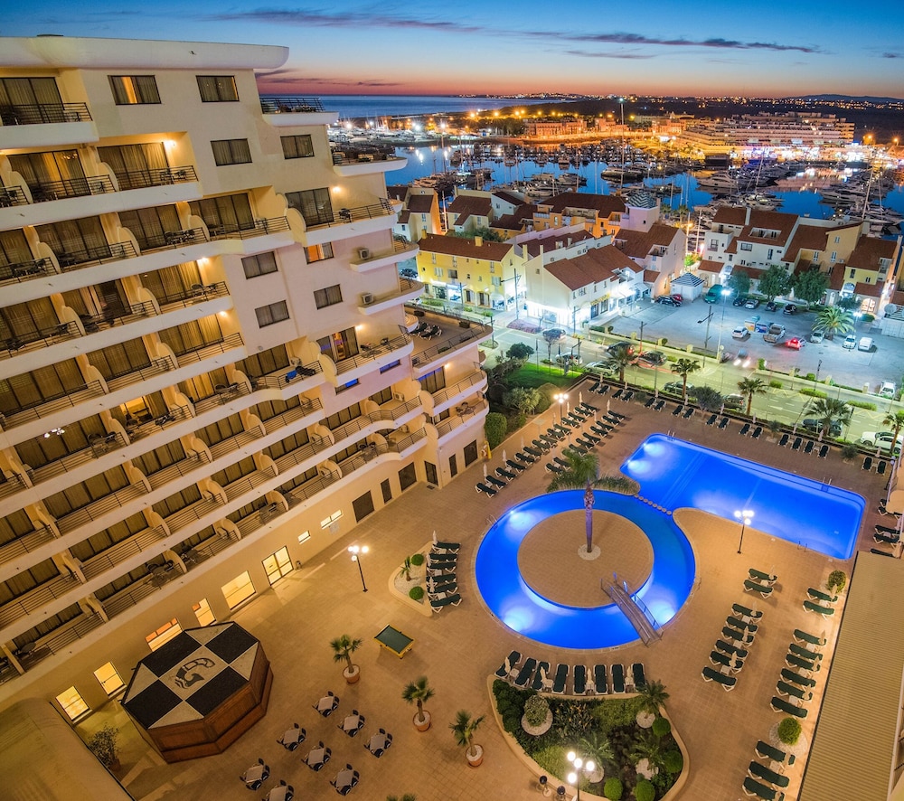 Vila Gale Marina Resort Hotel — Swimming pool in Vilamoura, Faro