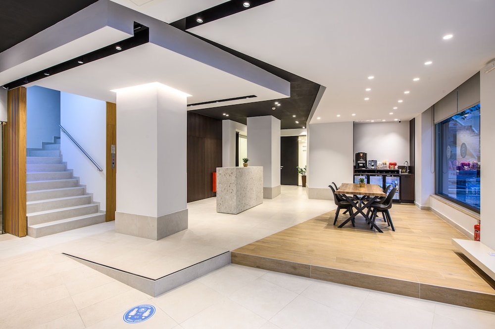 Marin Hotel — Hotel building in Heraklion