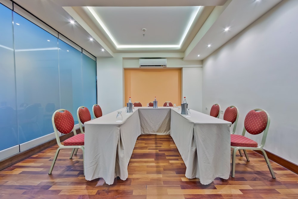 Marin Hotel — Hotel building in Heraklion
