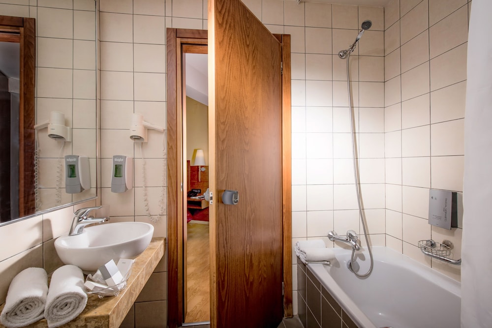 Marin Hotel — Hotel rooms in Heraklion