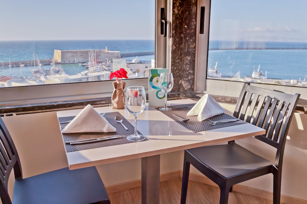Marin Hotel — Restaurant & bars in Heraklion