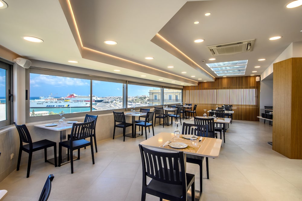Marin Hotel — Restaurant & bars in Heraklion