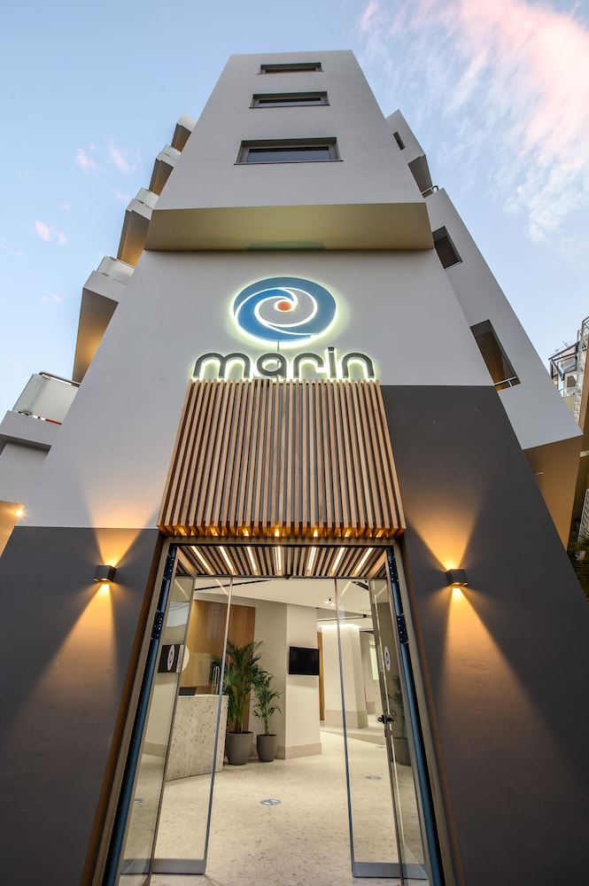 Marin Hotel — Hotel building in Heraklion