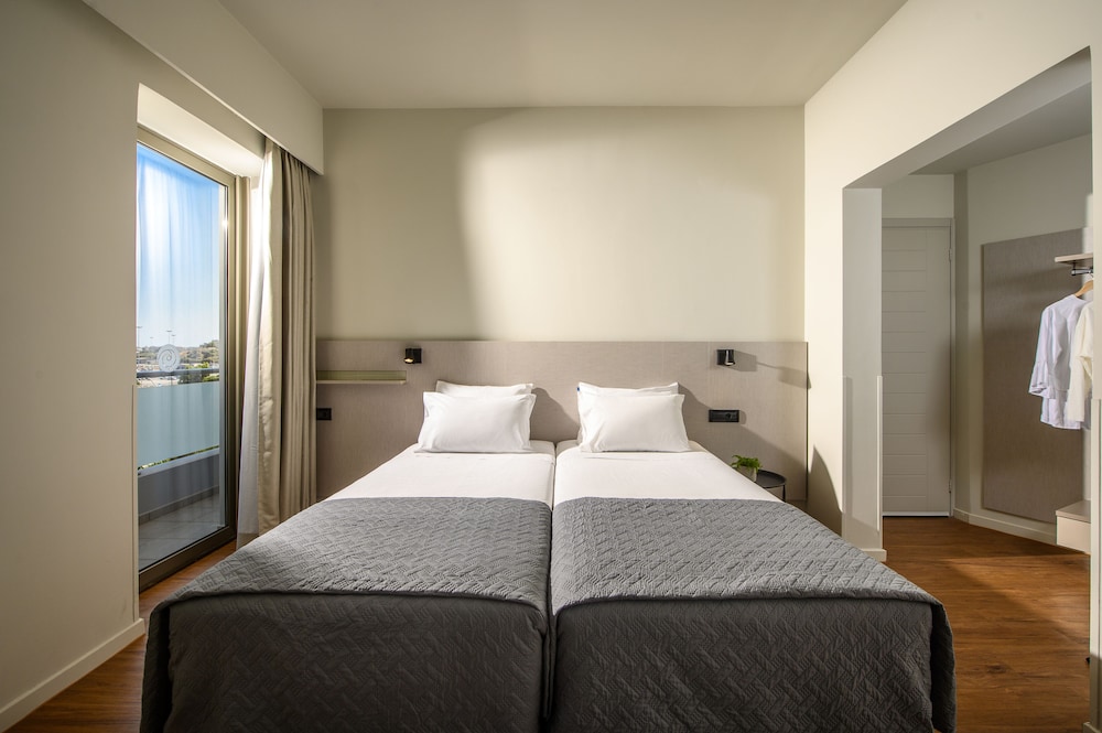 Marin Hotel — Hotel rooms in Heraklion