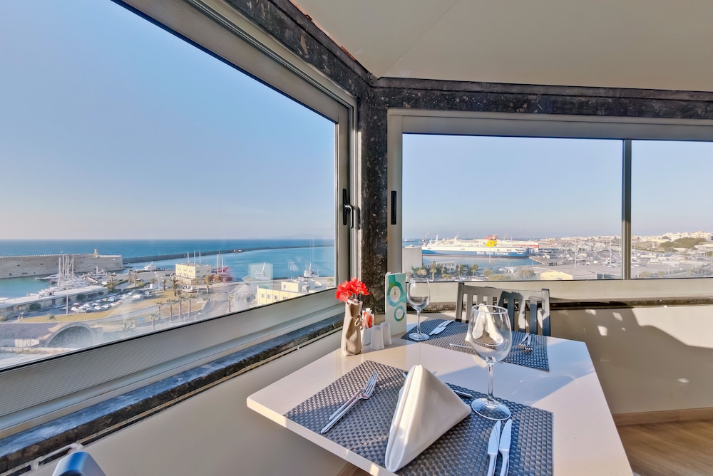 Marin Hotel — Restaurant & bars in Heraklion