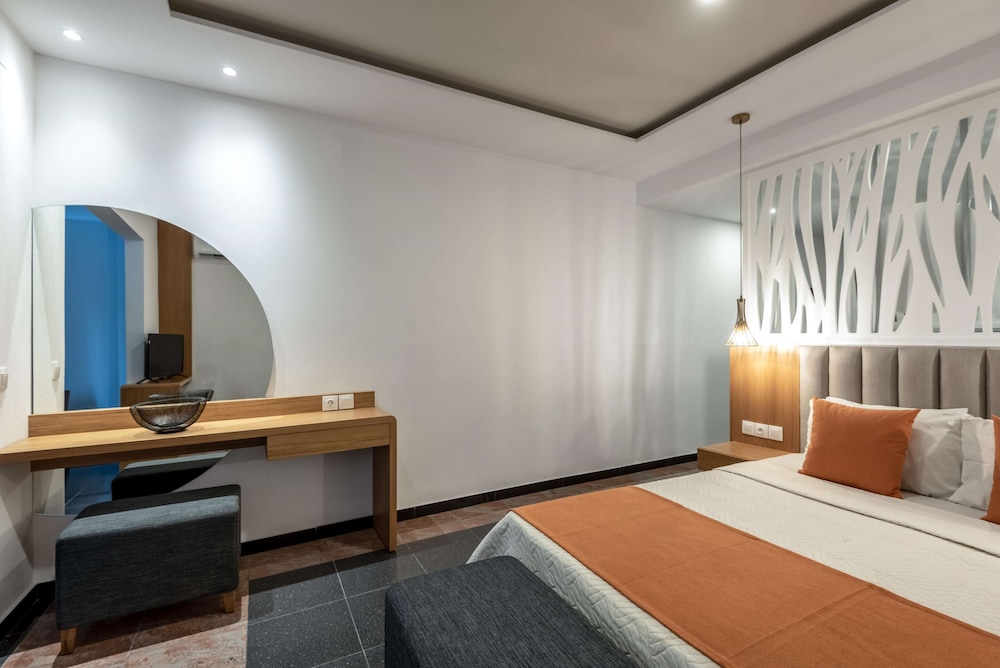 Mediterraneo Hotel - All Inclusive — Hotel rooms in Hersonissos