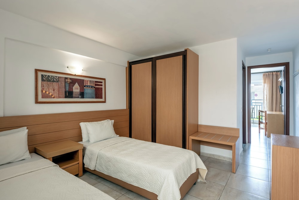 Mediterraneo Hotel - All Inclusive — Hotel rooms in Hersonissos