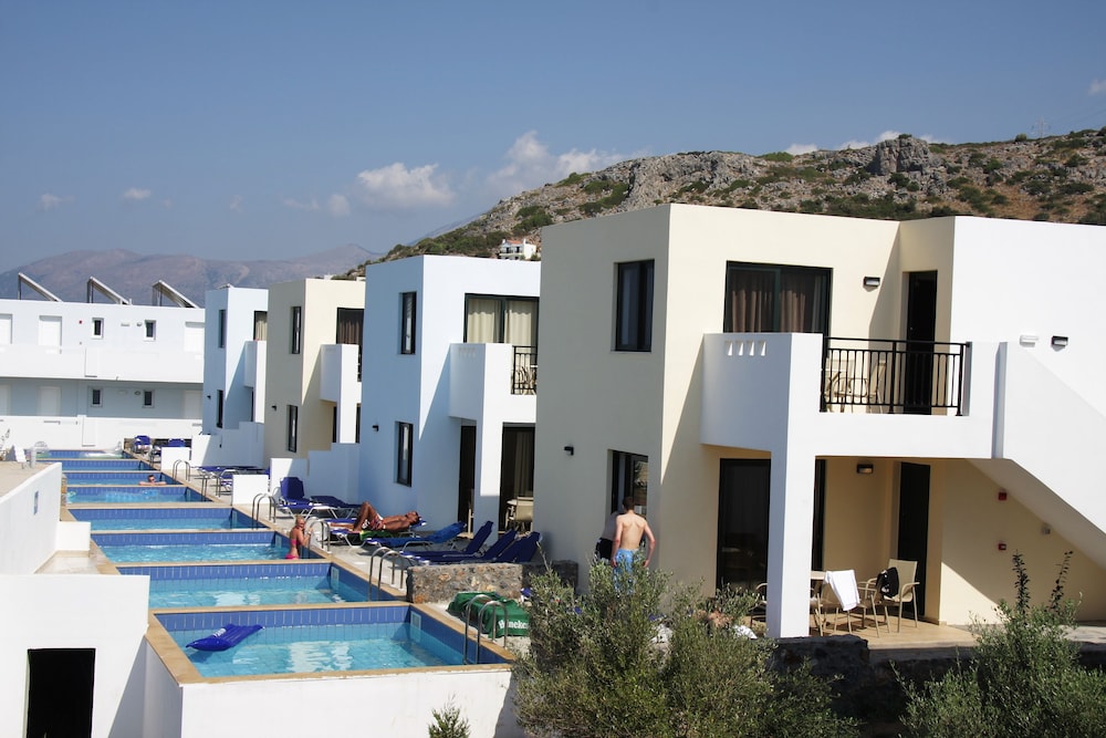 Mediterraneo Hotel - All Inclusive — Hotel building in Hersonissos