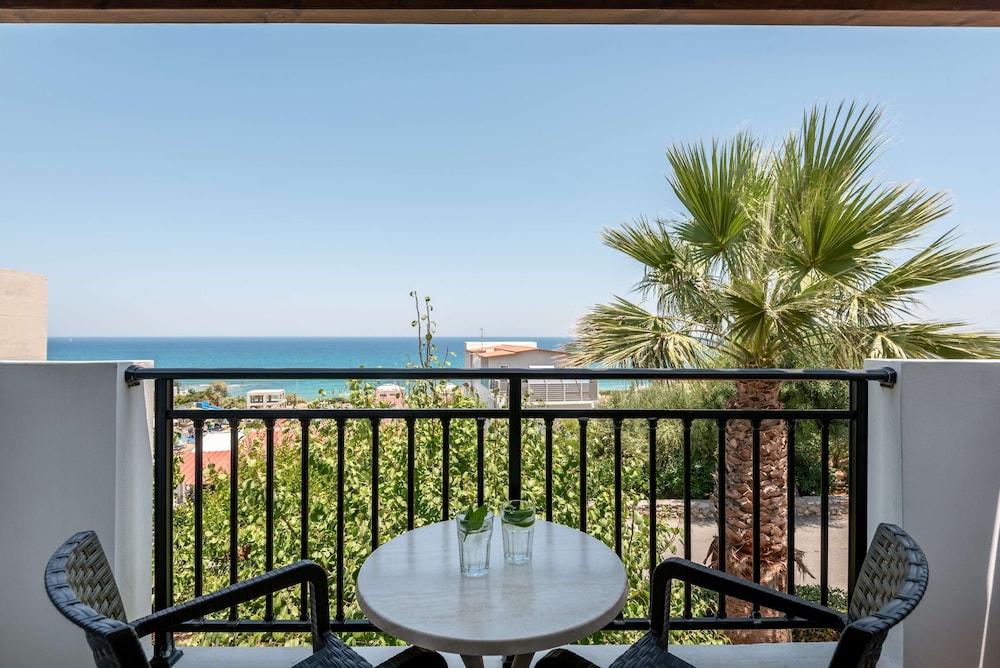 Mediterraneo Hotel - All Inclusive — Hotel rooms in Hersonissos