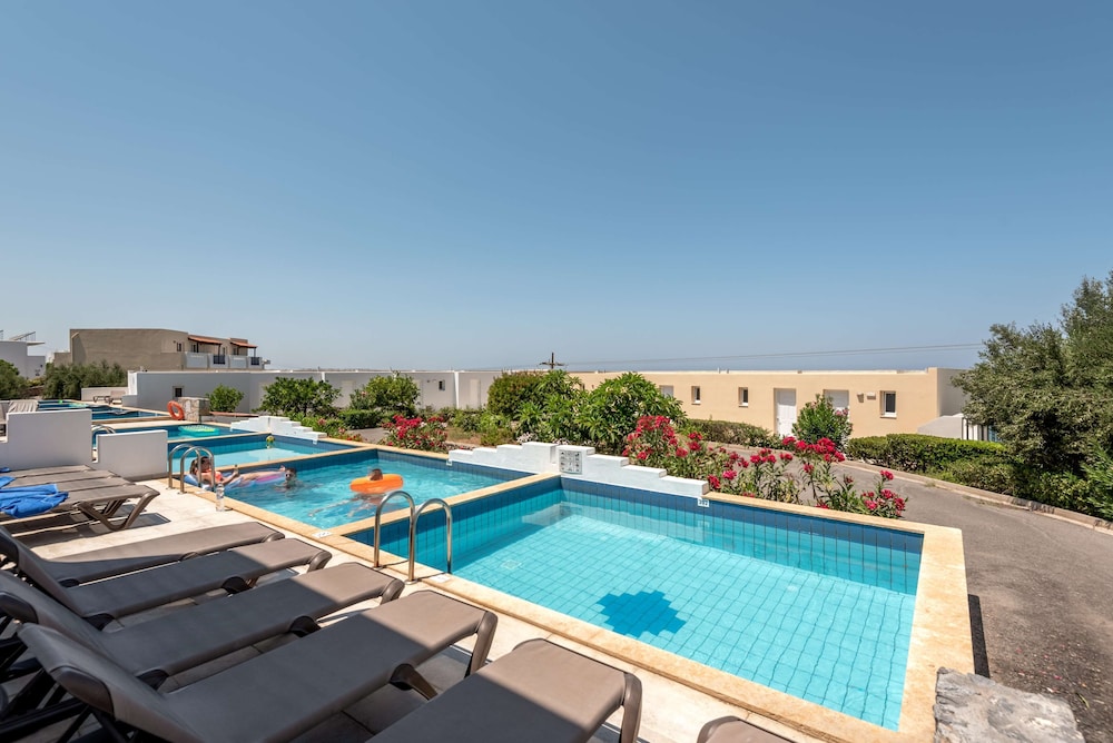 Mediterraneo Hotel - All Inclusive — Swimming pool in Hersonissos