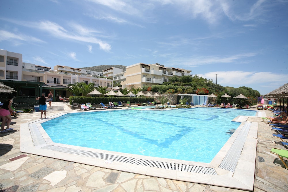 Mediterraneo Hotel - All Inclusive — Swimming pool in Hersonissos