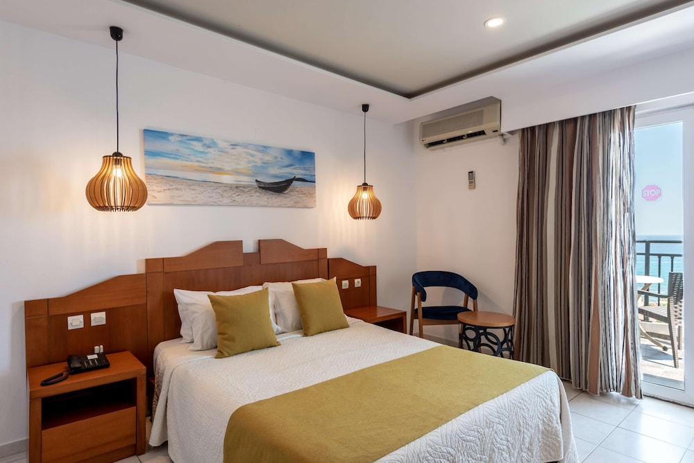 Mediterraneo Hotel - All Inclusive — Hotel rooms in Hersonissos