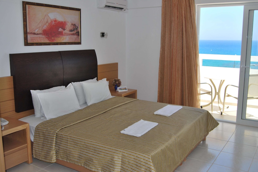 Mediterraneo Hotel - All Inclusive — Hotel rooms in Hersonissos