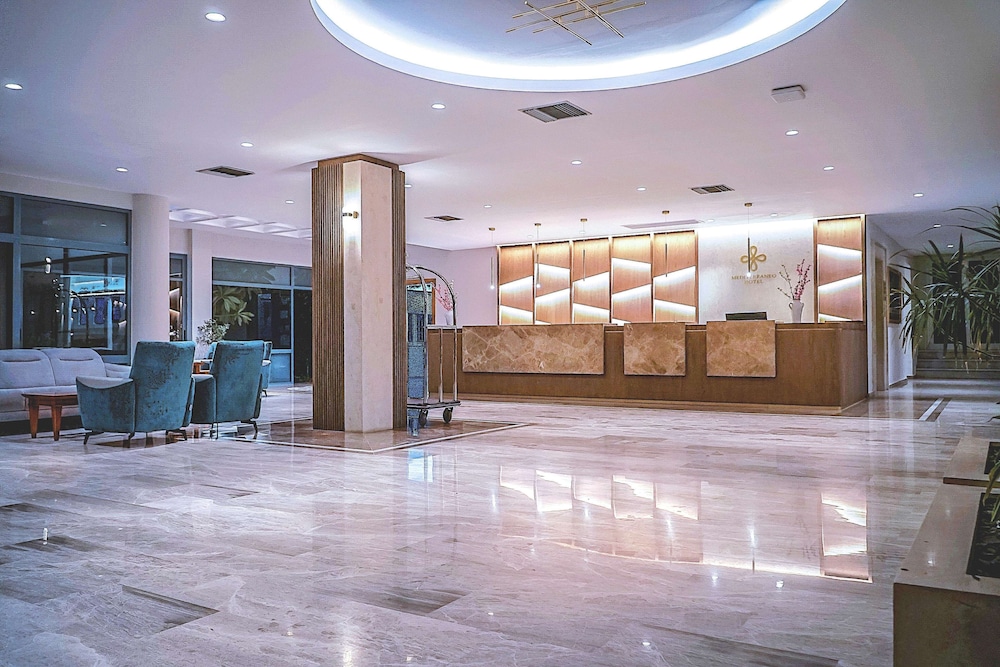 Mediterraneo Hotel - All Inclusive — Hotel building in Hersonissos