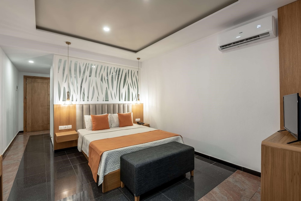 Mediterraneo Hotel - All Inclusive — Hotel rooms in Hersonissos