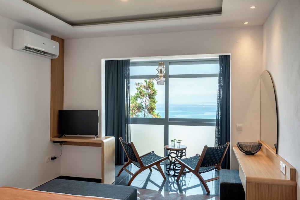 Mediterraneo Hotel - All Inclusive — Hotel rooms in Hersonissos