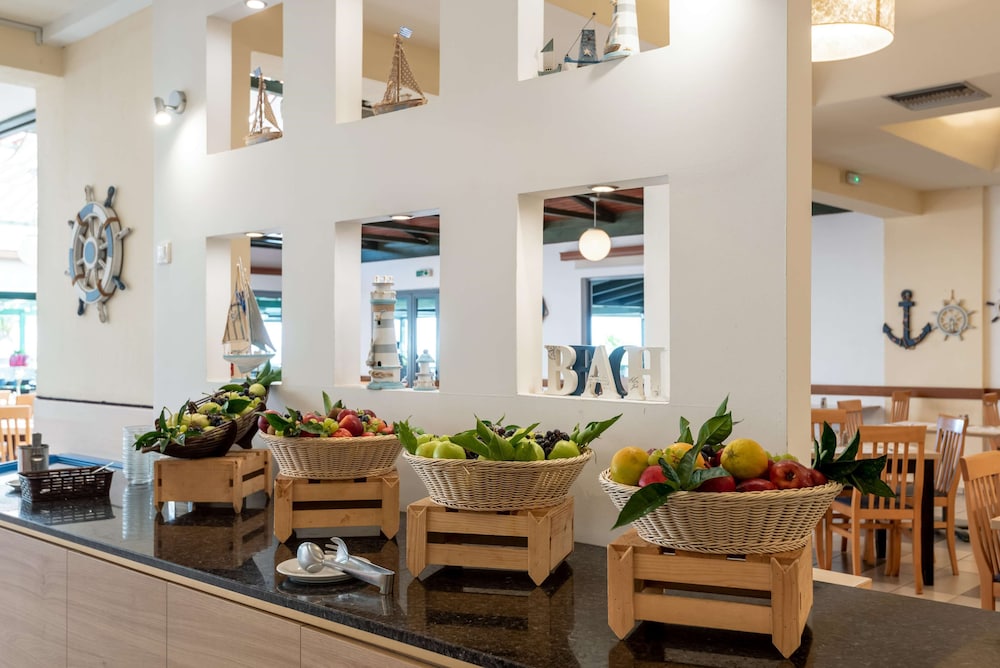 Mediterraneo Hotel - All Inclusive — Restaurant & bars in Hersonissos