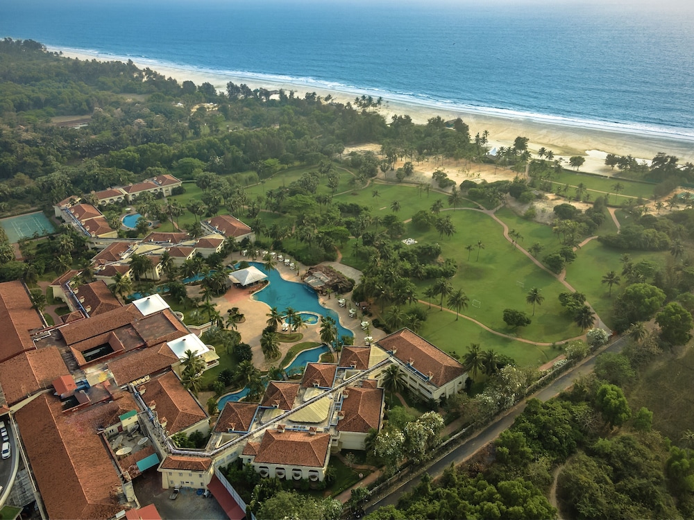 The Zuri White Sands, Goa Resort & Casino — Hotel building in Varca, Goa