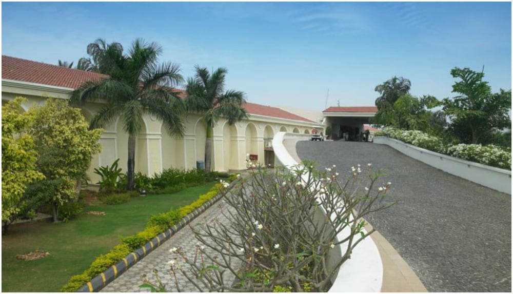 The Zuri White Sands, Goa Resort & Casino — Hotel building in Varca, Goa