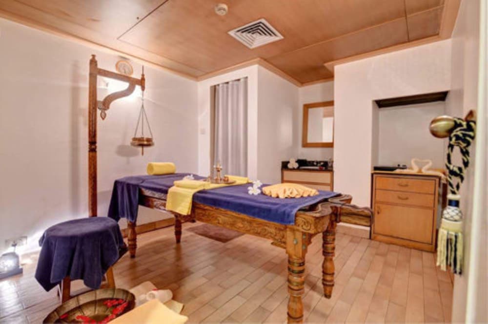 The Zuri White Sands, Goa Resort & Casino — Hotel rooms in Varca, Goa