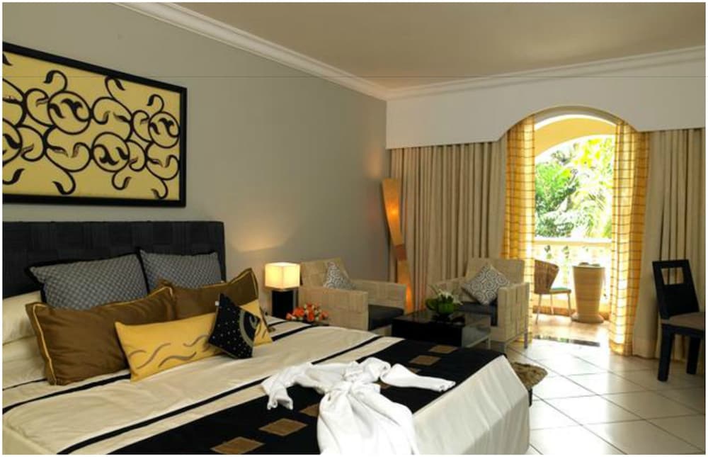The Zuri White Sands, Goa Resort & Casino — Hotel rooms in Varca, Goa