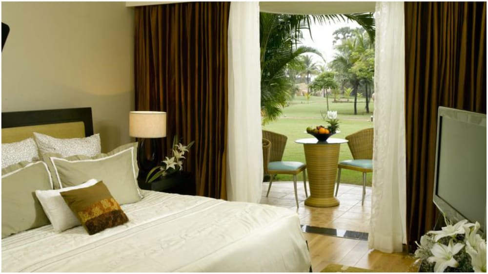The Zuri White Sands, Goa Resort & Casino — Hotel rooms in Varca, Goa