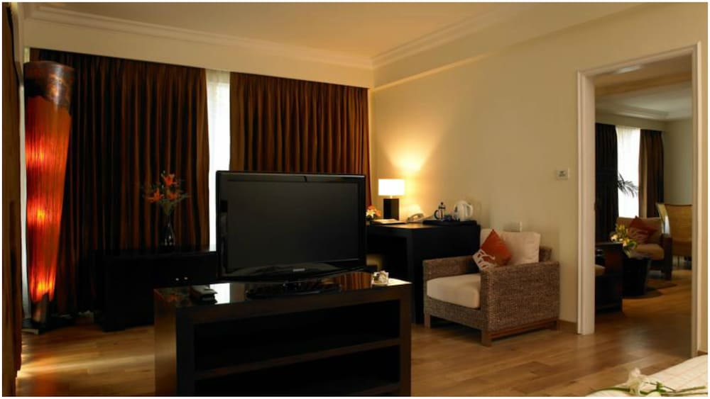 The Zuri White Sands, Goa Resort & Casino — Hotel rooms in Varca, Goa