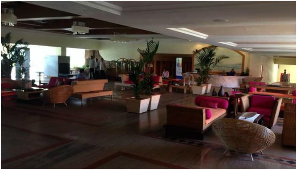 The Zuri White Sands, Goa Resort & Casino — Hotel building in Varca, Goa