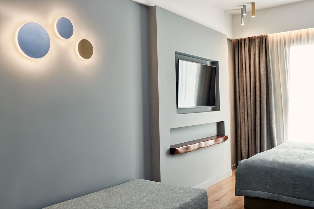 Achilleas Hotel — Hotel rooms in Athens, Attica