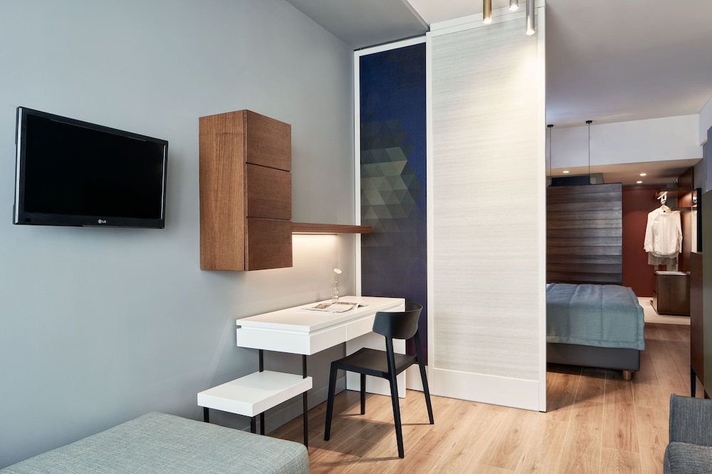 Achilleas Hotel — Hotel rooms in Athens, Attica
