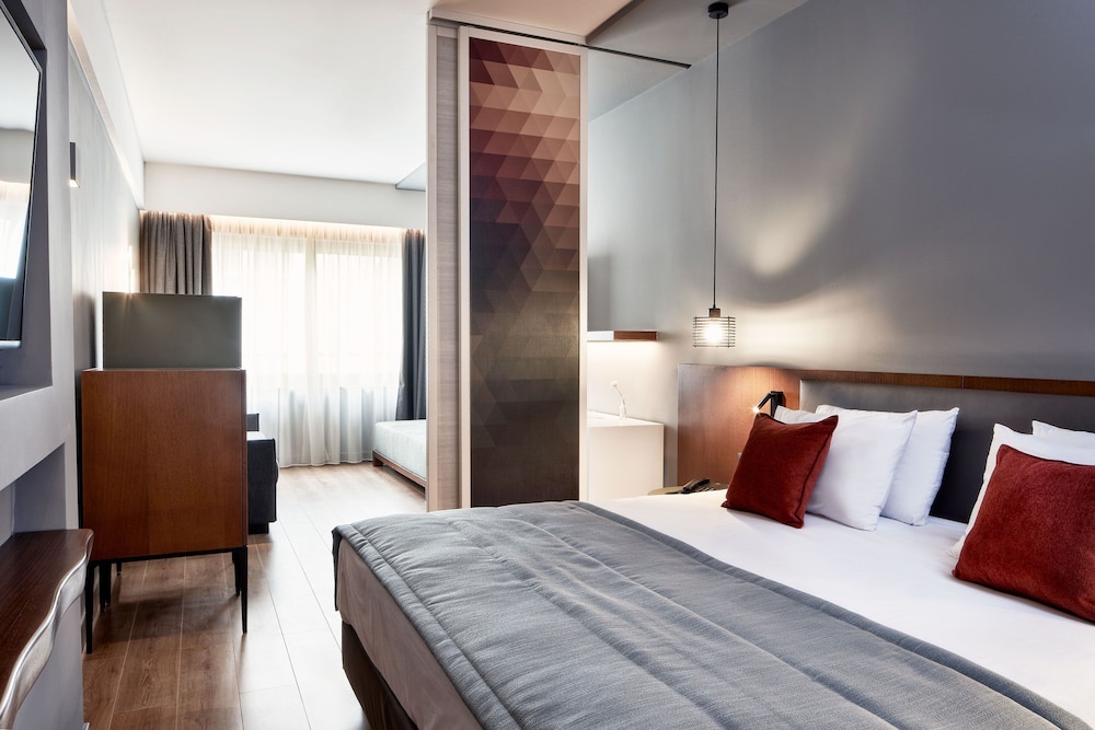 Achilleas Hotel — Hotel rooms in Athens, Attica