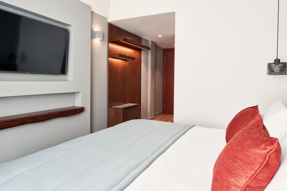 Achilleas Hotel — Hotel rooms in Athens, Attica