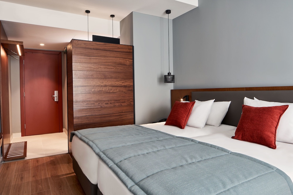 Achilleas Hotel — Hotel rooms in Athens, Attica