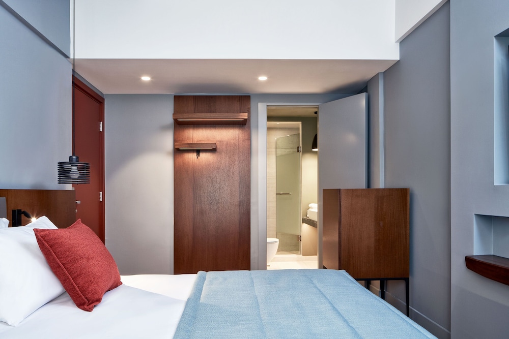 Achilleas Hotel — Hotel rooms in Athens, Attica