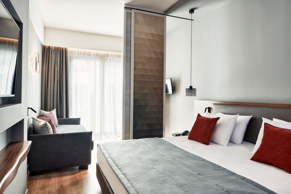 Achilleas Hotel — Hotel rooms in Athens, Attica