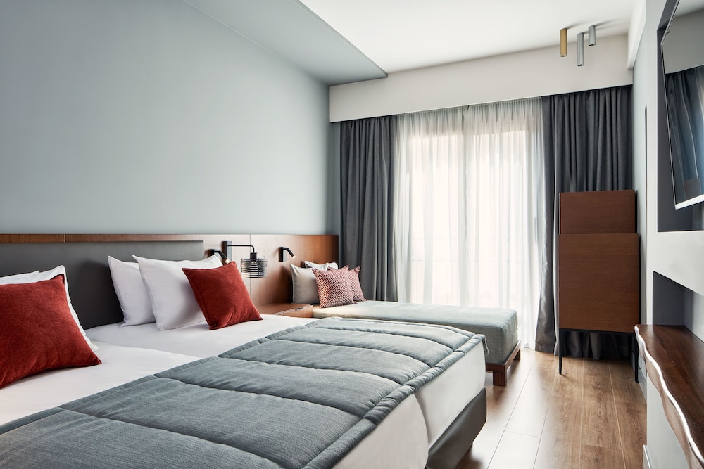 Achilleas Hotel — Hotel rooms in Athens, Attica