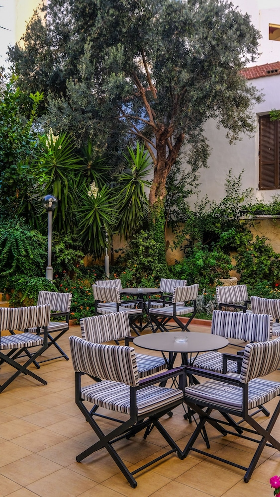 Achillion Palace Hotel Rethymno City Center — Restaurant & bars in Rethymnon
