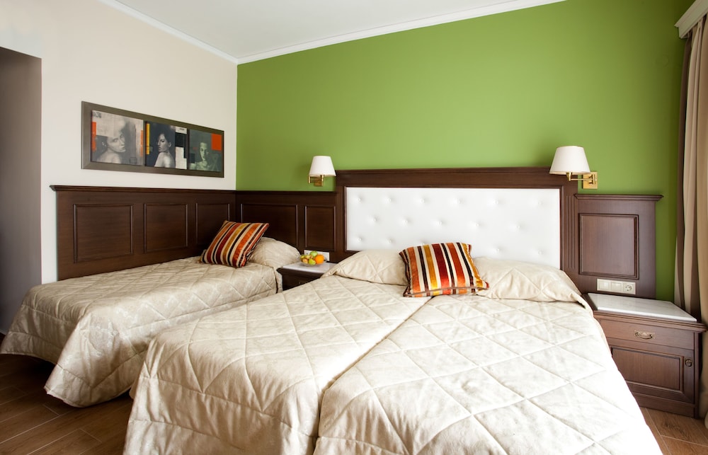 Achillion Palace Hotel Rethymno City Center — Hotel rooms in Rethymnon