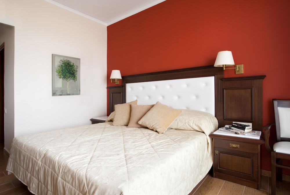 Achillion Palace Hotel Rethymno City Center — Hotel rooms in Rethymnon