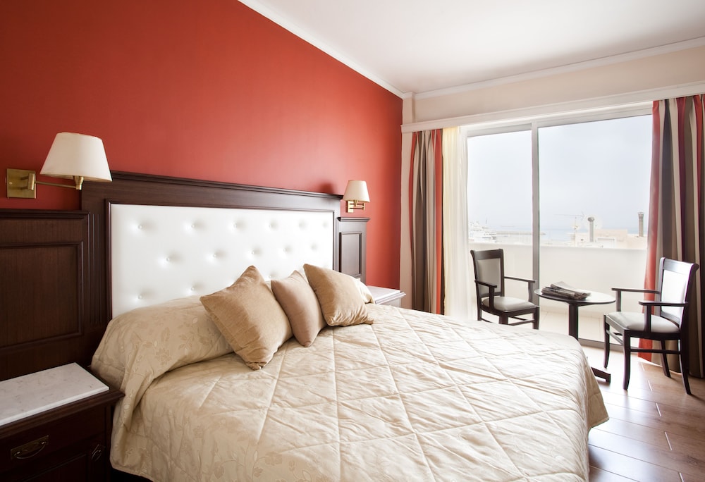 Achillion Palace Hotel Rethymno City Center — Hotel rooms in Rethymnon