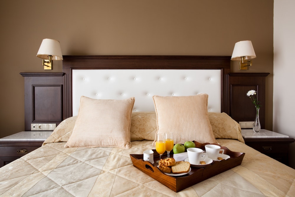 Achillion Palace Hotel Rethymno City Center — Hotel rooms in Rethymnon
