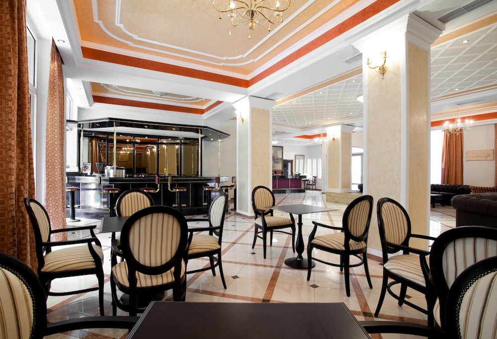 Achillion Palace Hotel Rethymno City Center — Restaurant & bars in Rethymnon